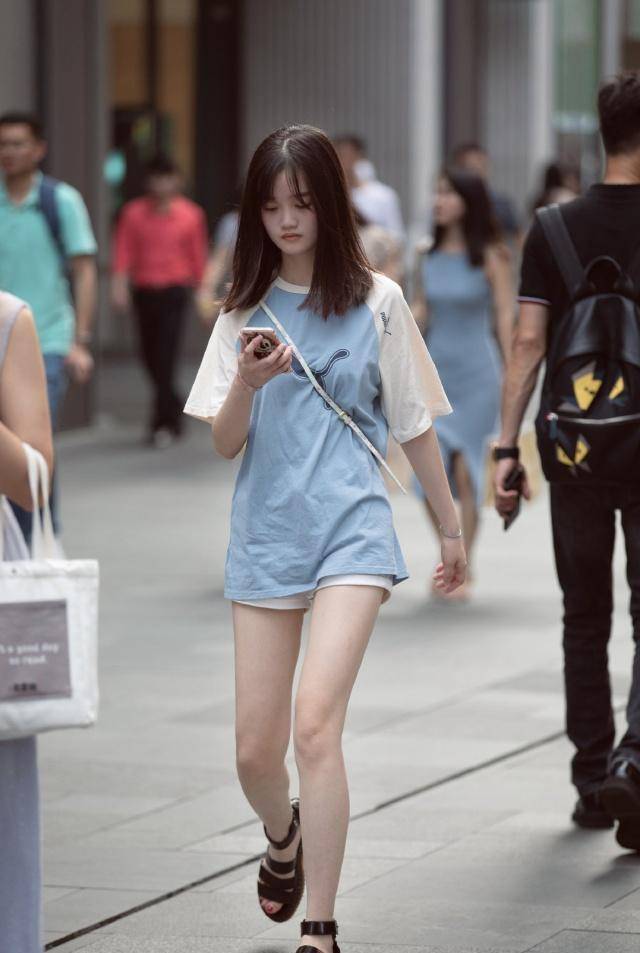 T恤T恤万能T恤搭配方案舒适时髦尽收眼杏彩体育注册底再普通也能穿出时尚感!