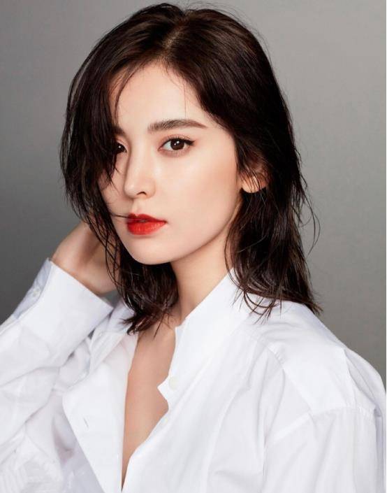 西装衬衫西装衬衫女娜扎时尚上杏彩体育官网登录线西装衬衫干练不失时尚网友:这反差也