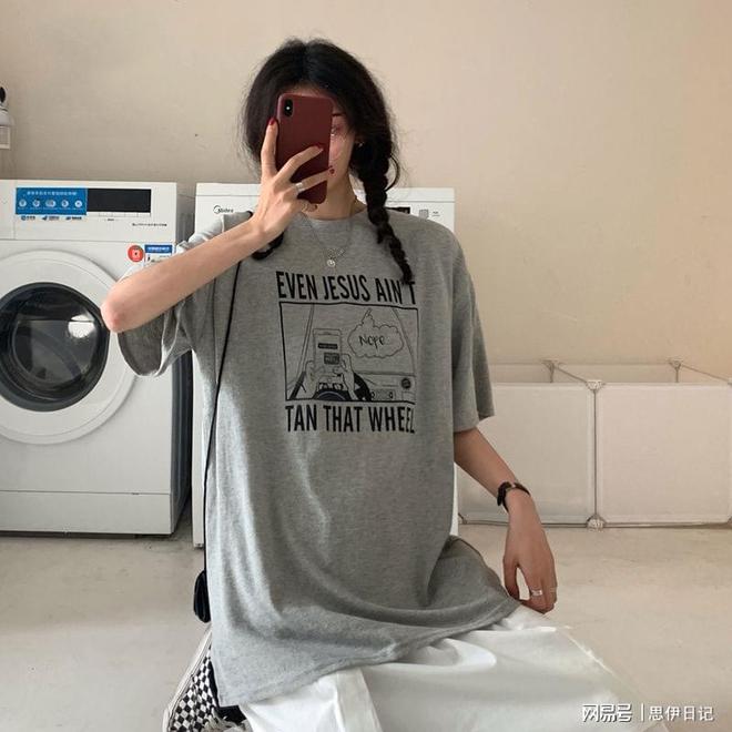 杏彩体育官网appT恤T恤又到了挑选T恤的时候不知道这款如何简约而有个性