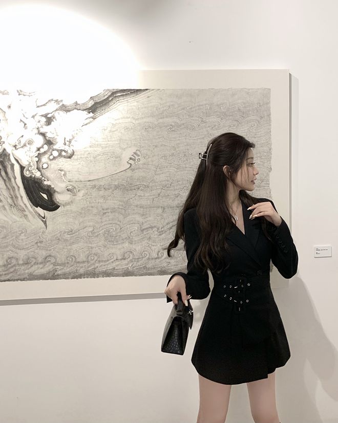 杏彩体育平台注册西服高清图片西装衬衫西装内衬是什么面料西装真的就算随意披着也很美