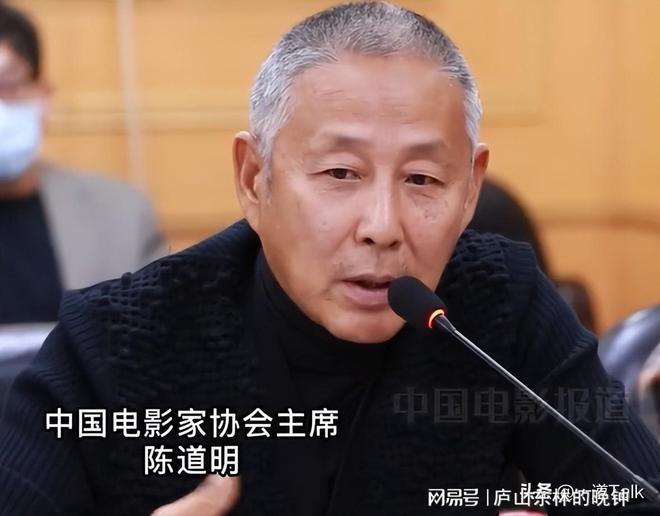 杏彩体育注册西装图片男证件照西装衬衫深色西服配什么衬衫谁又能想到人民大会堂的镜头