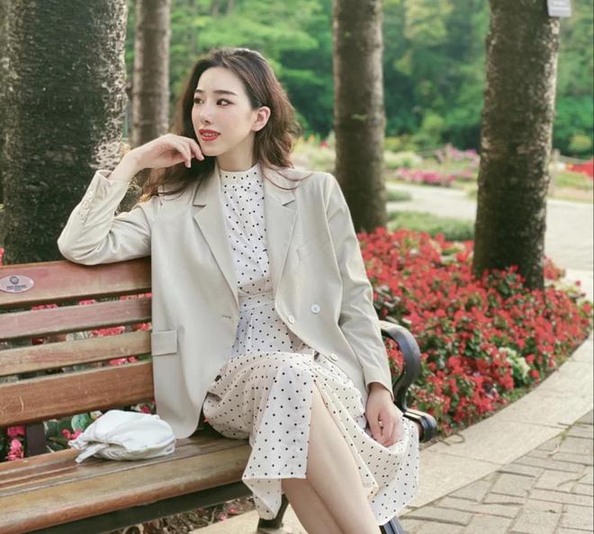 杏彩体育平台注册女生西装搭配图西装衬衫西装图片大全大图优雅显白色米色西装几组搭配