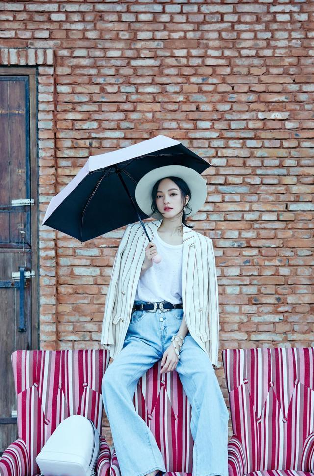 杏彩体育注册男士商务正装品牌西装衬衫西服尺码对照图今年西装流行“穿大不穿小”关键