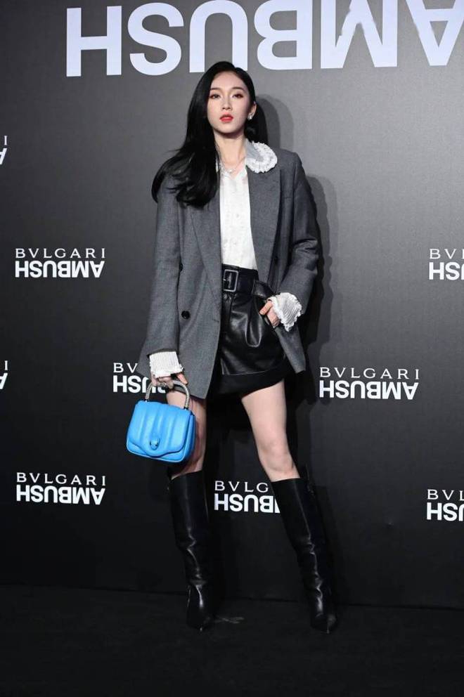 杏彩体育注册西装形象照片西装衬衫西装衬衣里面穿什么给沉闷的冬季来点清爽的穿搭衬衫