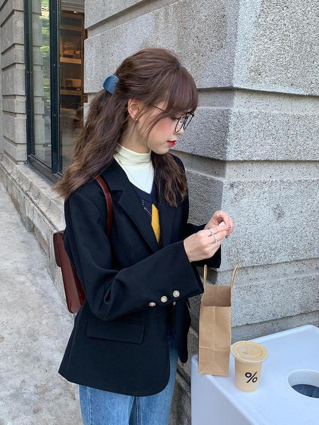 杏彩体育注册西装面料的档次排名西装衬衫西装短袖衬衫怎么穿小西装的多种时髦穿法照搬
