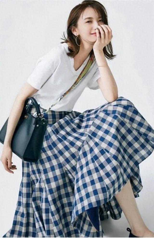 杏彩体育平台注册衬衫扣子怎么缝T恤T恤“T恤”也太实用、好看了!春夏配半裙松弛优