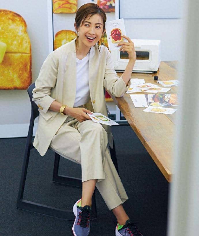 杏彩体育秋季如何穿出奢华气质的西装？ 3种搭配穿起来就好看