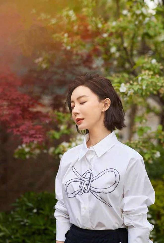 杏彩体育,职场女性这样穿霸气十足又时尚《完美关系》陈数职场穿搭技巧