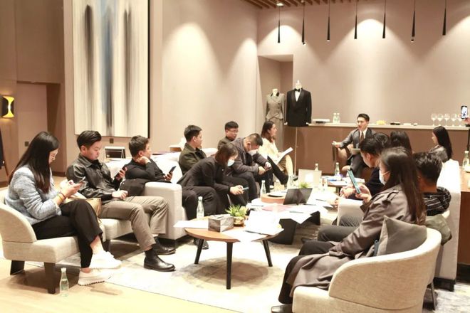 杏彩体育，这是一堂职场精英人士的必修课：西服文化与服饰礼仪 九零会新锐沙龙第4期