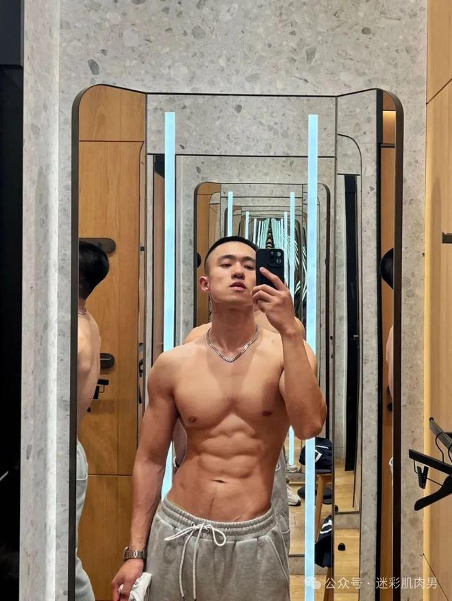 杏彩体育,黑龙江28岁寸头男青筋凸显大有看头长得太man啦!